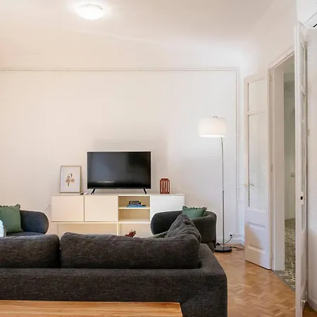 Cycle Haven In Center Apartment *