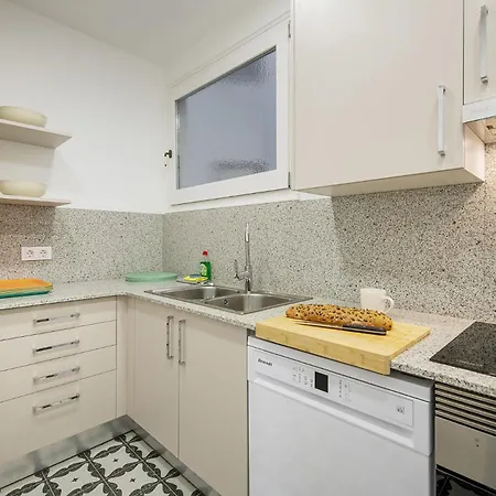Cycle Haven In Center Apartment